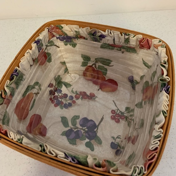 Vintage Longaberger Fruit Print Fabric Lined 9" Squared Basket - Picture 4 of 13
